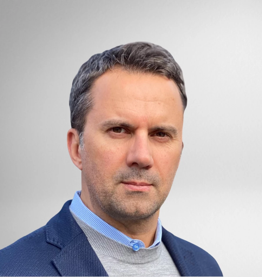 Christian293447165v1k