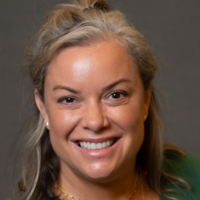 Courtney-Community Manager