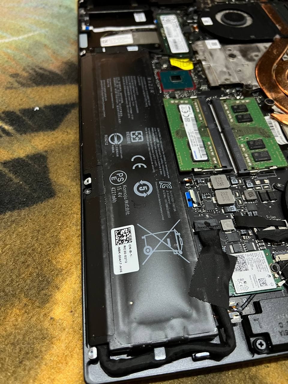 Razer Blade 15 Battery bloated and one fan stopped working Razer