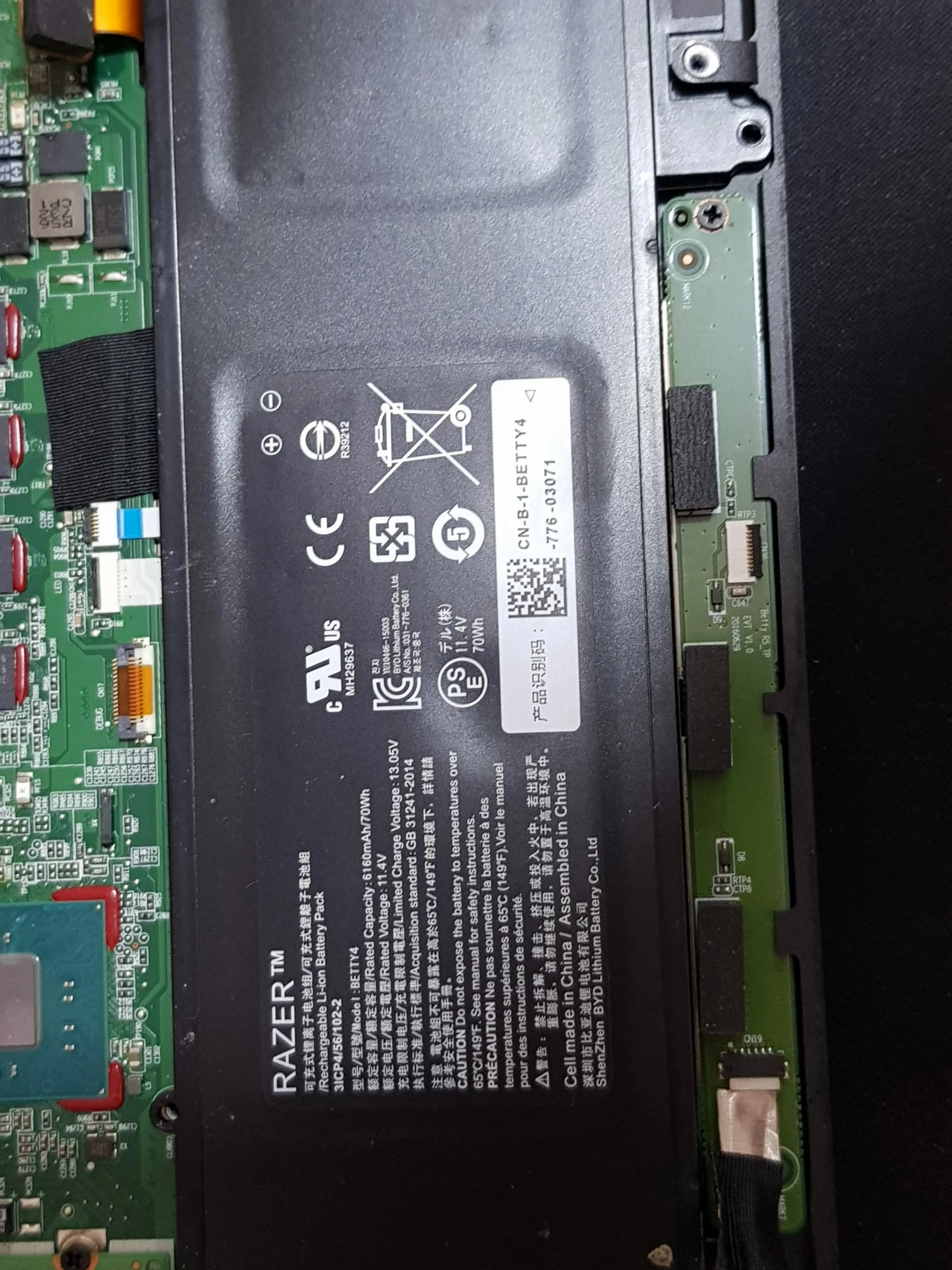 My laptop battery has failed, how do I get a new battery? Razer Insider