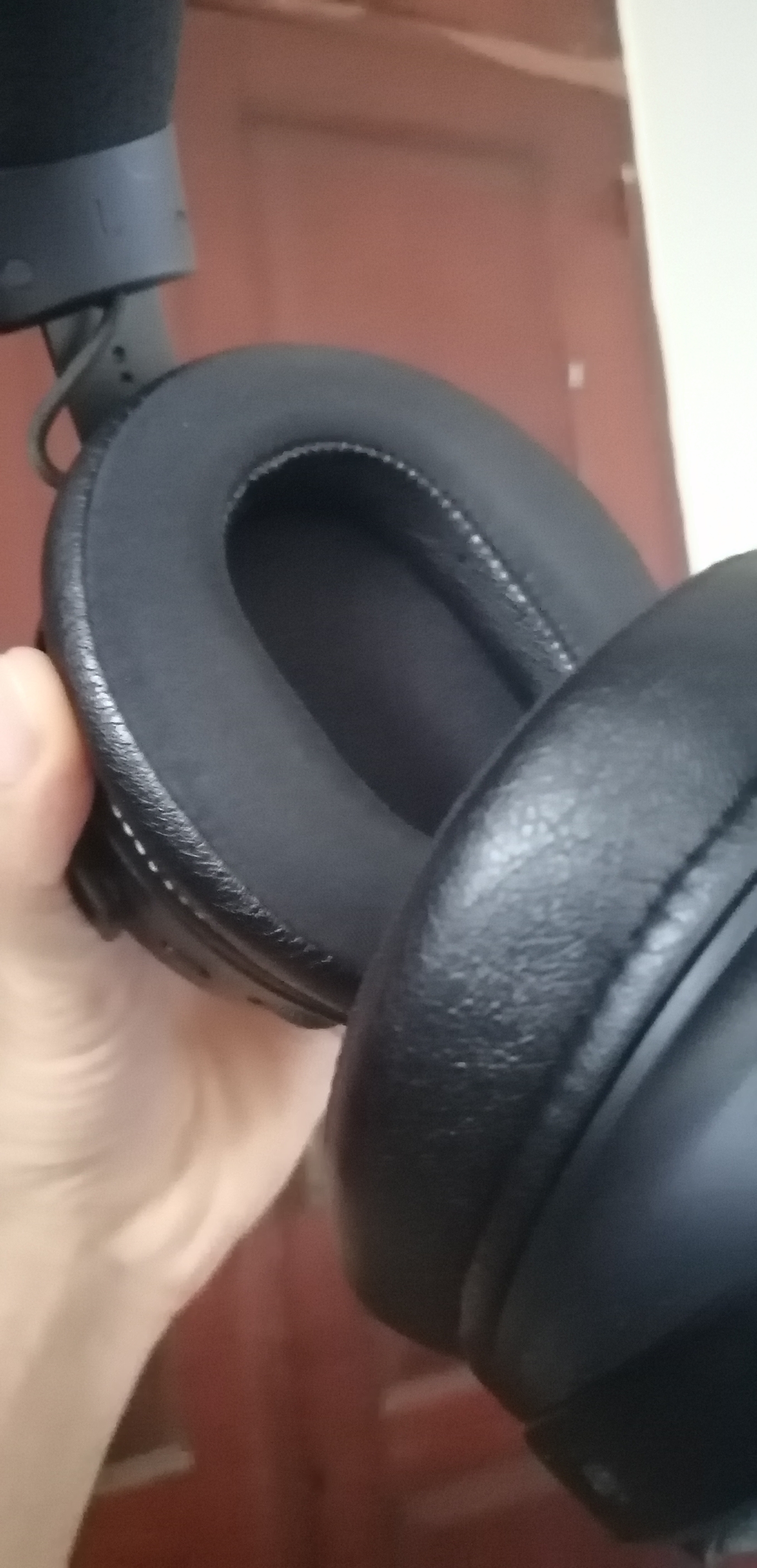 Cleaning earpads online